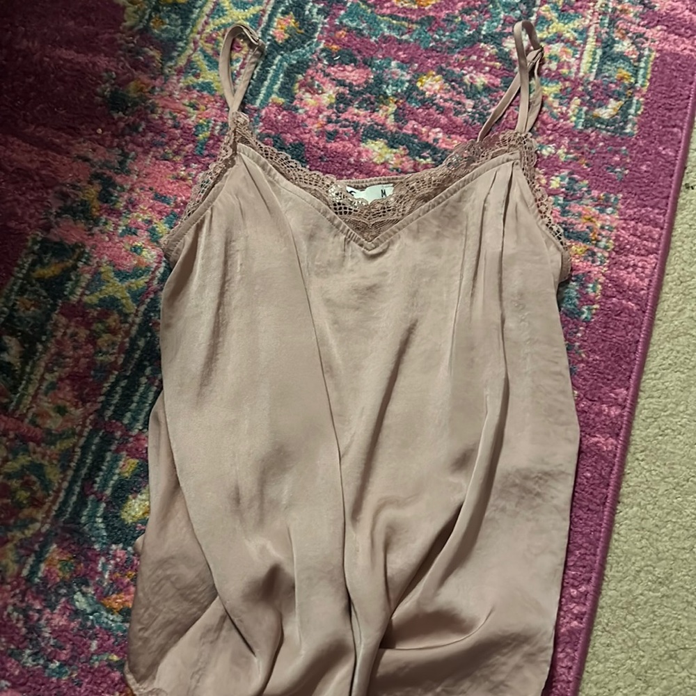 hollister pinkish top